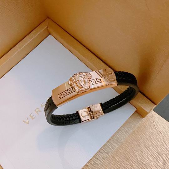 Versace bracelet lyh12
